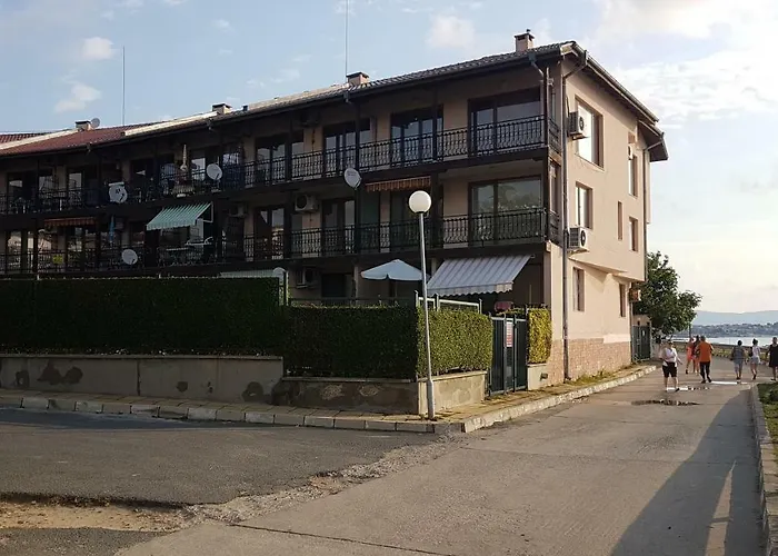 бриз мк Апартамент Равда